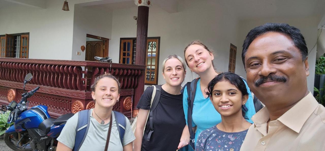 Pkn Homestay Kumily Thekkady Luaran gambar